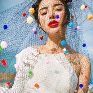 Fun wedding veil- bachelorette pom pom